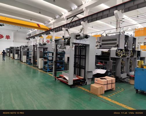 A2 परफेक्टर दो रंग दो तरफा लिथो ऑफसेट प्रिंटिंग मशीन 10000S/H गति के साथ