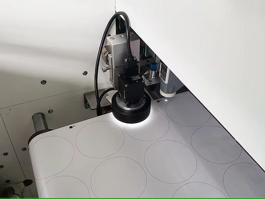 अधिकतम 27 मीटर/मिनट कटिंग स्पीड और अधिकतम 330 मिमी लेबल चौड़ाई के साथ डिजिटल रोल टू शीट लेजर डाई कटर