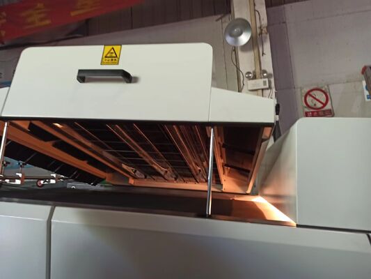 ए2 शीटफेड यूवी स्पॉट वार्निश कोटिंग मशीन