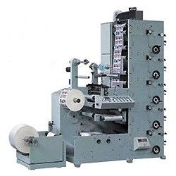 डाई कटिंग स्टेशन के साथ 310 मिमी प्रिंटिंग चौड़ाई यूवी फ्लेक्सोग्राफिक लेबल प्रिंटर