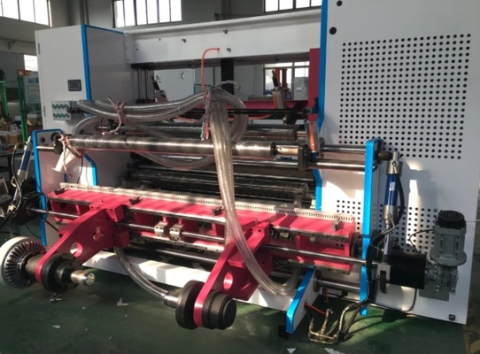 1400C शाफ्टलेस थर्मल पेपर स्लिटिंग मशीन 1400 मिमी अनलॉकिंग चौड़ाई